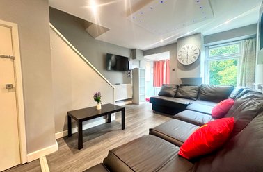 Tenterden Drive, Hales Place, Canterbury - Image 3