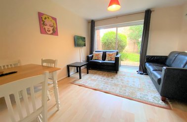Teddington Close, Christchurch, Canterbury - Image 2