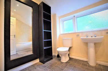 Teddington Close, Christchurch, Canterbury - Image 2