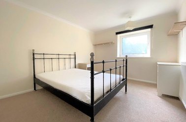 Flat 4, Fyndon House, Christchurch, Canterbury - Image 2