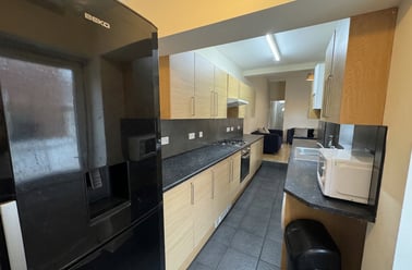 Croydon Road - 4 bed, Selly Park, Birmingham - Image 2