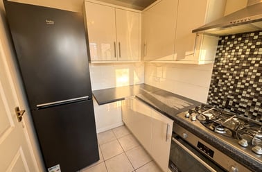 Heron Drive, Lenton, Nottingham - Image 2