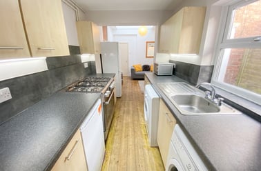 Daisy Road - 4 bed exc bills, City Centre, Birmingham - Image 3
