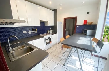 Hallewell Road - Room 1, Bearwood, Birmingham - Image 2