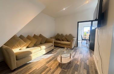 Lonsdale Road - 3 bed, Radford, Nottingham - Image 2