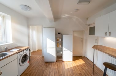 Rolleston Drive, Lenton, Nottingham - Image 3