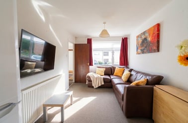 Leahurst Crescent - 4 bed, Harborne, Birmingham - Image 3