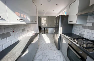 Queens Road - House Share - Ensuite, Beeston, Nottingham - Image 2