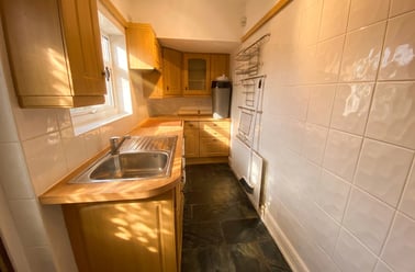 Lower Regent Street - Copy, Beeston, Nottingham - Image 3