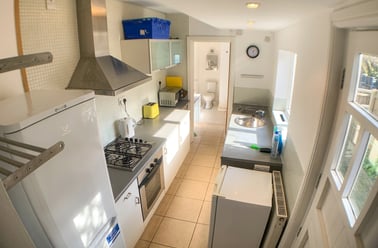 Pershore Road - 4 bed, Selly Park, Birmingham - Image 2