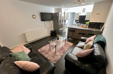 Holly Grove - 6 bed, Selly Park, Birmingham - Image 2