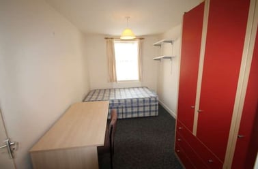 Chapel Court, Lenton, Nottingham - Image 3