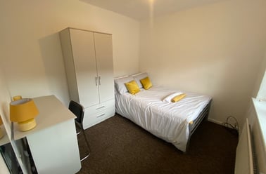 Fladbury Crescent - 5 bed, Selly Oak, Birmingham - Image 3