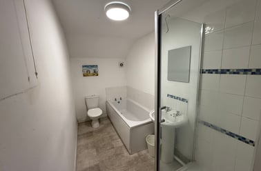 Flat 2 Thomas Place - 4 Bed Bills Inc, Radford, Nottingham - Image 3