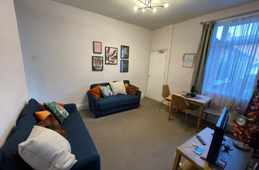 Hubert Road - 3 bed, Selly Park, Birmingham - Image 2