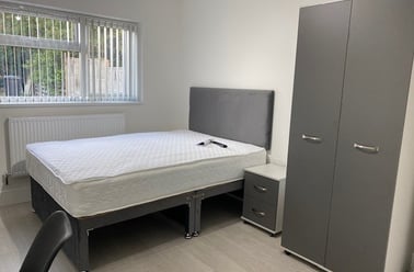 Warwick Avenue, Lenton Abbey, Nottingham - Image 2