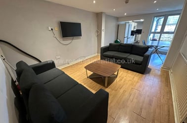Frederick Grove - 6 bed, Lenton, Nottingham - Image 3
