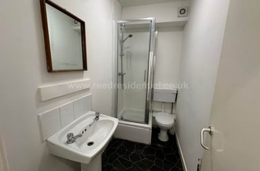 Frederick Grove - 6 bed, Lenton, Nottingham - Image 2