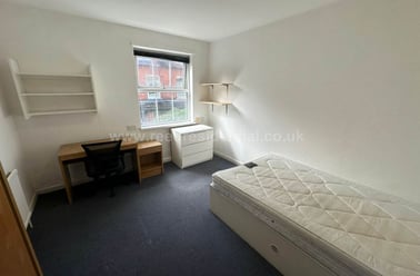 Frederick Grove - 6 bed, Lenton, Nottingham - Image 2