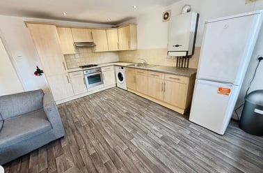 Chapel Court, Lenton, Nottingham - Image 2