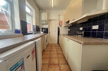 Dawlish Road - 4 bed, Selly Park, Birmingham - Image 3