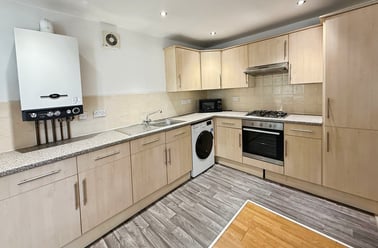 Chapel Court, Lenton, Nottingham - Image 2