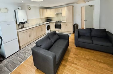 Chapel Court, Lenton, Nottingham - Image 3