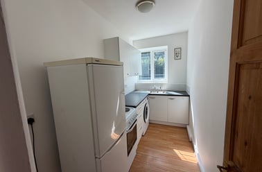 Flat 6 Weoley Court, Selly Oak, Birmingham - Image 2