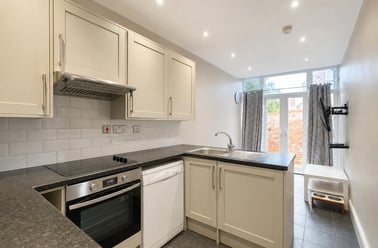 Flat 1 - 1 Balfour Road, Radford, Nottingham - Image 3