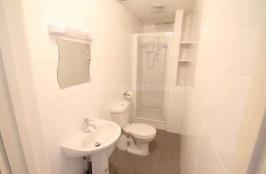 Flat 2b 2 Arthur Avenue, Lenton, Nottingham - Image 2