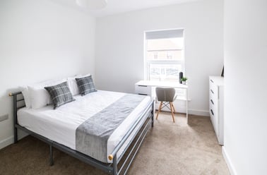 Wollaton Road, Beeston, Nottingham - Image 3