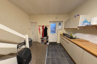 Flat above 606 Bristol Rd, Selly Park, Birmingham - Image 2