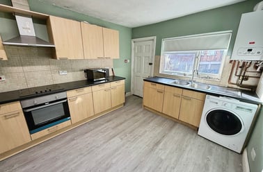 Derby Road, Lenton, Nottingham - Image 2