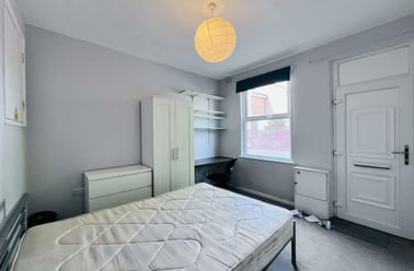 Cycle Road, Lenton, Nottingham - Image 3