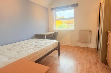 Alfreton Road, Radford, Nottingham - Image 3