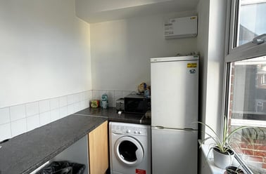 c Peveril Street, Radford, Nottingham - Image 2