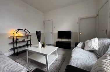 Junction Street, California, Derby - Image 3