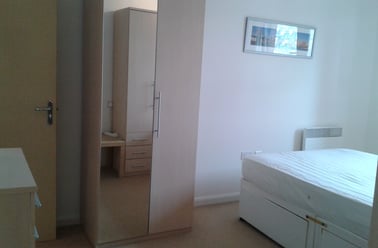 Apartment 244 SkyLine - 2 bed, City Centre, Birmingham - Image 3