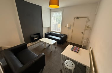 Ednaston Road, Dunkirk, Nottingham - Image 2