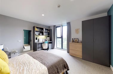 Superior En-suite, St James, 110 St James Road, Townhead, Glasgow - Image 3