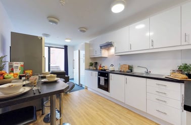 Classic Ensuite, Haymarket, 5 West Park Place, City Centre, Edinburgh - Image 2