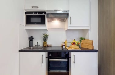 Deluxe Studio, Haymarket, 5 West Park Place, City Centre, Edinburgh - Image 3