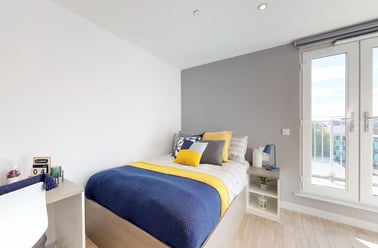 Deluxe Plus En-suite, The Bridge, 50-54 Union Street, Shieldfield, Newcastle - Image 3