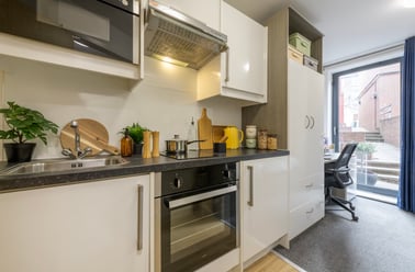 Classic Studio, Haymarket, 5 West Park Place, City Centre, Edinburgh - Image 2