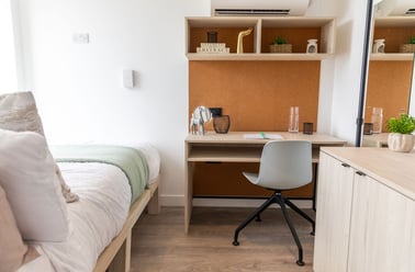 Standard En-suite, Martha Street Apartments, 77 John Street, City Centre, Glasgow - Image 2