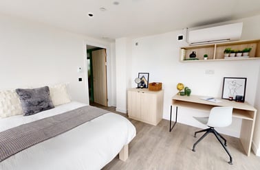 Penthouse Premium En-suite, Martha Street Apartments, 77 John Street, City Centre, Glasgow - Image 3