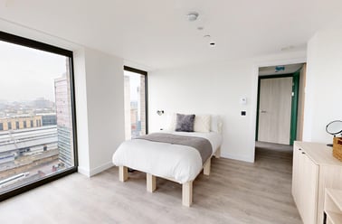 Penthouse Premium En-suite, Martha Street Apartments, 77 John Street, City Centre, Glasgow - Image 2