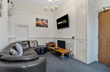 Eton Place, Near university, Plymouth - Image 2