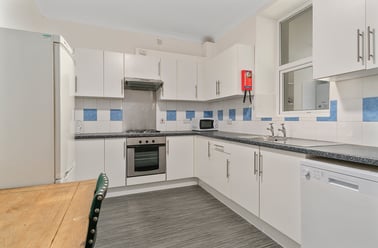 Wellington Street, City centre, Plymouth - Image 2
