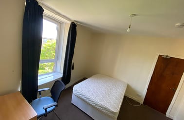 Polepark Road, Near university, Dundee - Image 2